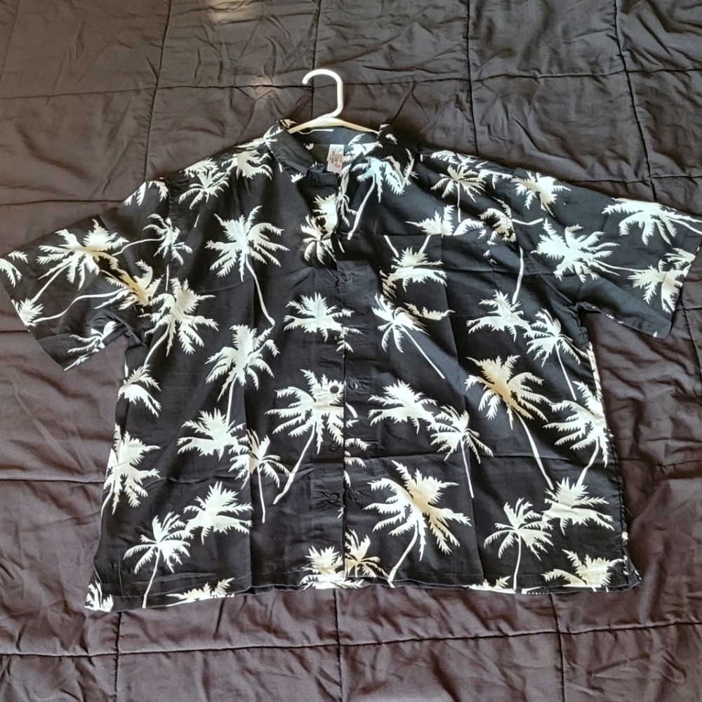 India Boutique Men's Hawaiian style shirt w all-over palm tree print XXL